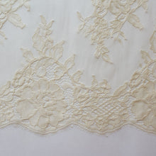 Load image into Gallery viewer, Chantilly Lace (Floral - 61&quot;)